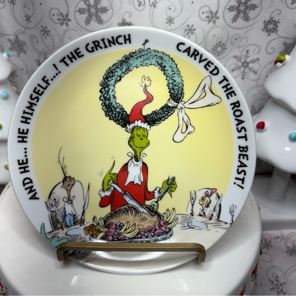 The Grinch Who Stole Christmas 65th Anniversary 2022 Small/Salad/App Plates - Picture 4 of 11